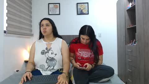 Scarlett and Jazmin online show from April 23, 11:18 am