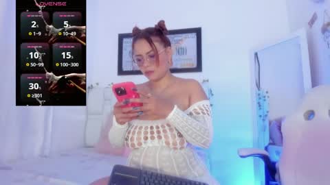 scarlett online show from April 1, 2:03 pm