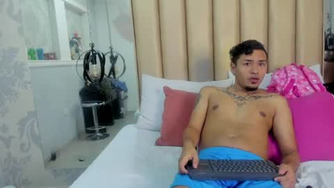 Scarlet and Alex online show from June 19, 12:33 pm