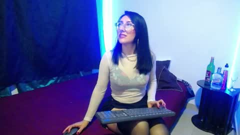 Scarlette online show from March 1, 8:45 am