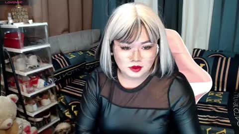 scarlette online show from January 17, 5:30 pm