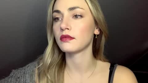 ScarlettxBlonde online show from May 18, 6:19 am