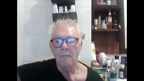 Snapshot of schizzodoro chatting on October 14, 3:31 am schizzodoro online show from October 14, 3:31 am