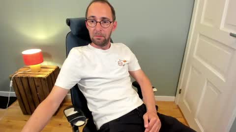 ScientistAfterDark online show from July 25, 4:27 pm