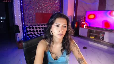 Isabel online show from May 29, 7:23 pm