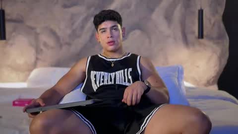 Andrew Flintt online show from March 4, 4:09 am