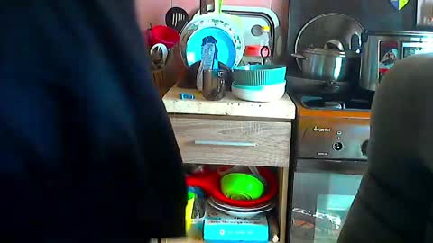 scuban87 online show from April 23, 7:16 am