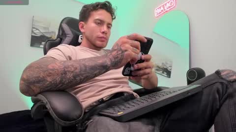 Lucian Sinclair online show from March 1, 1:00 am