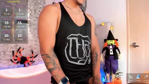 Snapshot of sebastiian69_ chatting on October 17, 1:59 pm Sebas online show from October 17, 1:59 pm