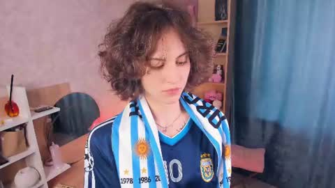 Mia online show from July 6, 6:21 am