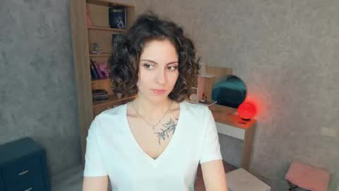Mia online show from May 14, 10:02 am