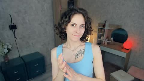 Mia online show from May 27, 6:32 am