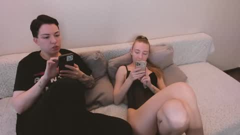 Amanda and  pair in a real life we love each other but can play with you online show from May 8, 8:31 am