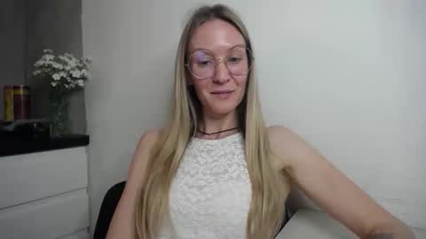 secretcandy222 online show from June 1, 8:04 am