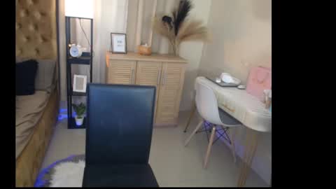 secrets_bae online show from December 10, 3:22 pm