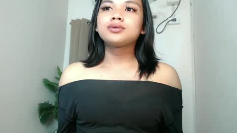 Deluxe online show from July 1, 8:39 pm