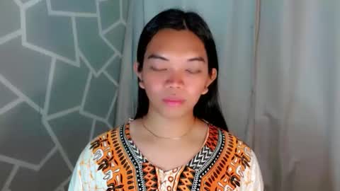 Selena online show from March 19, 1:22 am