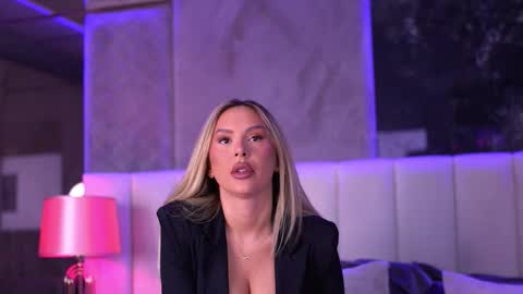 Selena online show from March 26, 8:30 am