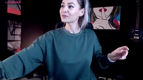 Selena online show from December 2, 5:19 am