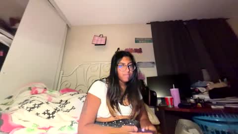 selenaprincess2 online show from November 28, 5:59 am