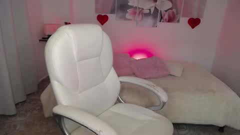 selene_rouse_ online show from February 24, 11:41 pm