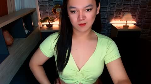 Snapshot of selenesantiago chatting on December 18, 6:35 pm joan online show from December 18, 6:35 pm