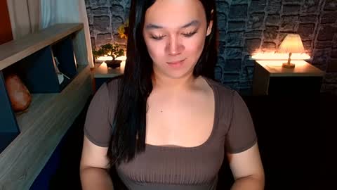 Snapshot of selenesantiago chatting on December 17, 7:04 pm joan online show from December 17, 7:04 pm