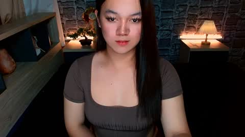 Snapshot of selenesantiago chatting on December 19, 10:10 pm joan online show from December 19, 10:10 pm