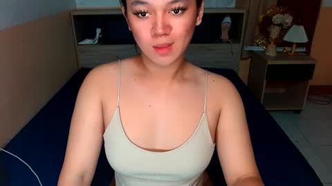 Snapshot of selenesantiago chatting on December 11, 9:09 am joan online show from December 11, 9:09 am