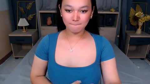 Snapshot of selenesantiago chatting on October 29, 4:36 am joan online show from October 29, 4:36 am