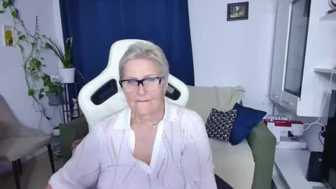 Selenna online show from April 14, 6:11 pm