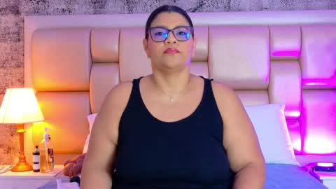 Selenna Cooper online show from April 18, 11:45 am