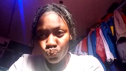 seline2 online show from May 21, 1:28 pm