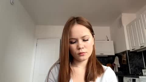 Lily online show from June 18, 5:46 am