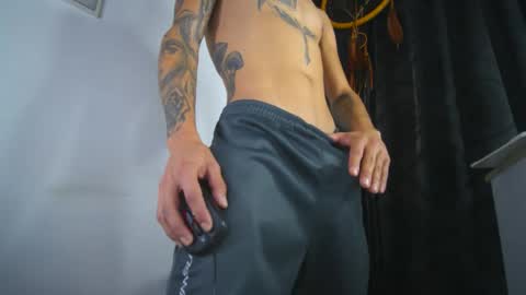 sem_alas online show from September 18, 1:20 am