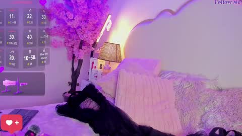 Sennia online show from September 24, 2:13 pm