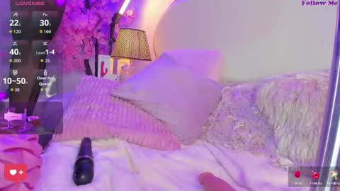 Sennia online show from September 30, 4:17 pm