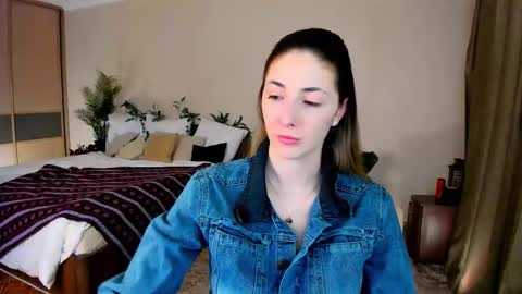 sensitiveheartt online show from January 17, 3:38 am