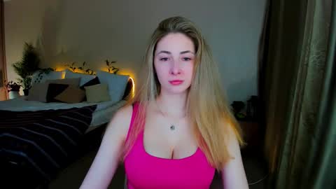 sensitiveheartt online show from February 5, 7:17 pm