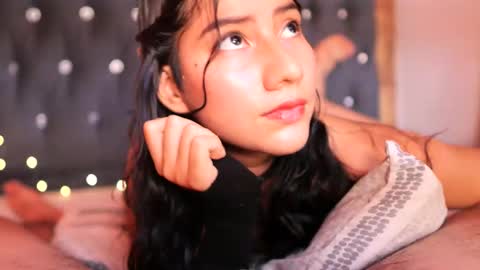 Snapshot of senssual_goddess chatting on October 19, 7:51 pm senssual_goddess online show from October 19, 7:51 pm