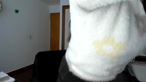 Samantha -  online show from April 8, 5:49 pm