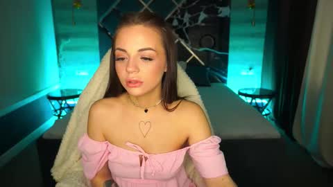 sensualalicee online show from November 19, 7:08 am