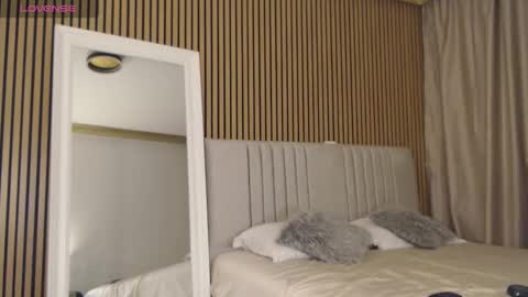 Hallie online show from January 13, 7:32 pm