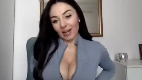 sensuallstella online show from January 8, 7:47 am