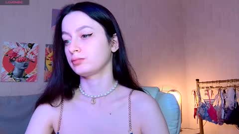 sensuallucy233 online show from November 24, 7:07 am