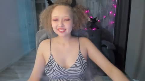 senya_sol online show from July 10, 9:41 pm
