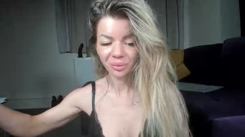 senzual_naughtyx online show from July 1, 1:36 am