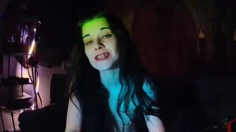 Snapshot of seraphinmunster chatting on October 8, 5:41 pm Seraphin Munster online show from October 8, 5:41 pm