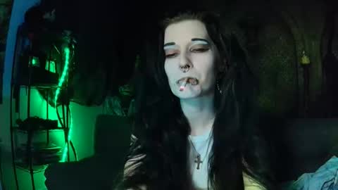Snapshot of seraphinmunster chatting on October 17, 10:58 pm Seraphin Munster online show from October 17, 10:58 pm