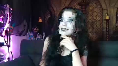 Snapshot of seraphinmunster chatting on October 14, 5:49 pm Seraphin Munster online show from October 14, 5:49 pm